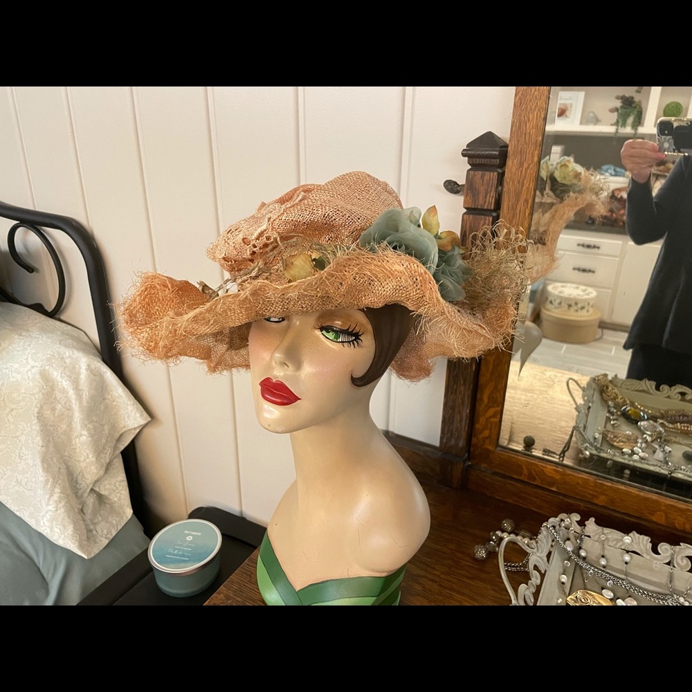 Gorgeous and very RARE Petrushka handmade Har